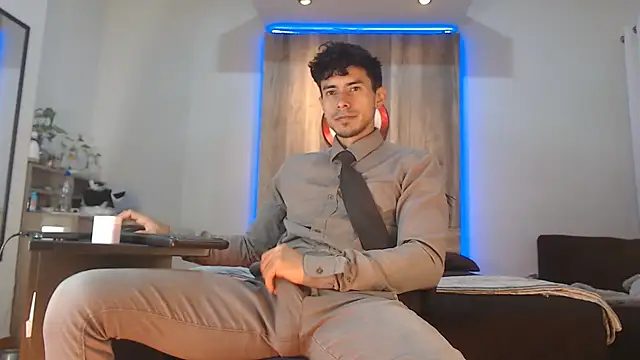 Snapshot of Andrew_4_ chatting on 10.23.25 Andrew 4 online show from 10.23.25