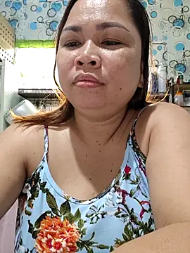 Snapshot of XXLorie_02 chatting on 06.16.26 XXLorie 02 online show from 06.16.26