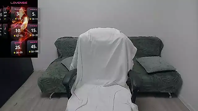 Snapshot of erikaerika chatting on 05.18.26 erikaerika online show from 05.18.26