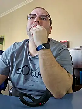 Snapshot of Andrew1900529 chatting on 02.20.25 Andrew1900529 online show from 02.20.25