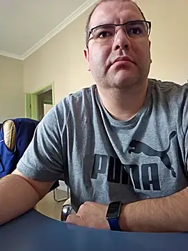 Snapshot of Andrew1900529 chatting on 03.12.25 Andrew1900529 online show from 03.12.25