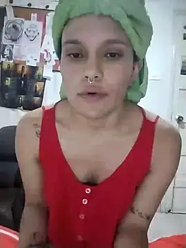 Snapshot of LUNAdeMARTE chatting on 12.10.24 LUNAdeMARTE online show from 12.10.24