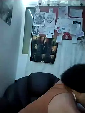 Snapshot of LUNAdeMARTE chatting on 12.14.24 LUNAdeMARTE online show from 12.14.24