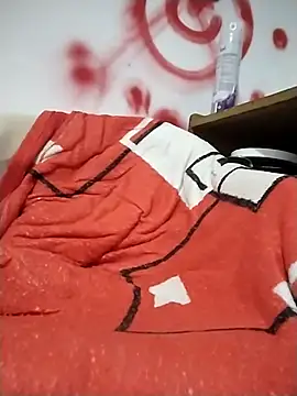 Snapshot of LUNAdeMARTE chatting on 03.11.25 LUNAdeMARTE online show from 03.11.25