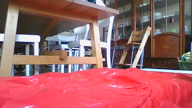 Snapshot of fetishkraut chatting on 10.17.25 fetishkraut online show from 10.17.25