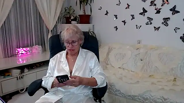 Ghertrude52 online show from 09.18.25