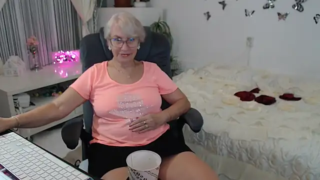 Ghertrude52 online show from 09.26.25