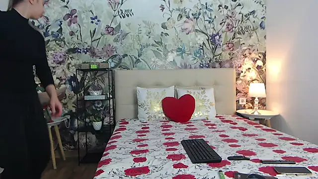 RoseDiamond06 online show from 02.18.26