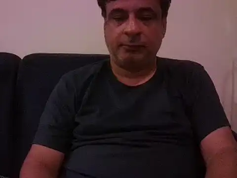 Snapshot of desipapaxxx chatting on 02.15.25 desipapaxxx online show from 02.15.25