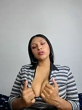 Snapshot of tanya_smitt chatting on 02.13.25 tanya smitt online show from 02.13.25