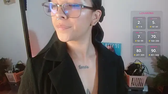 karlavittar online show from 10.16.25