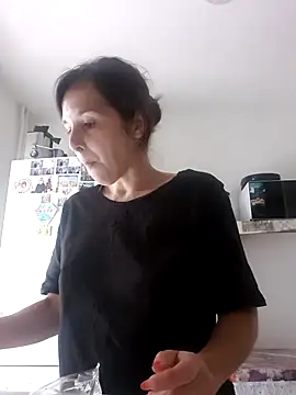 Snapshot of SexxyLety chatting on 06.17.26 SexxyLety online show from 06.17.26