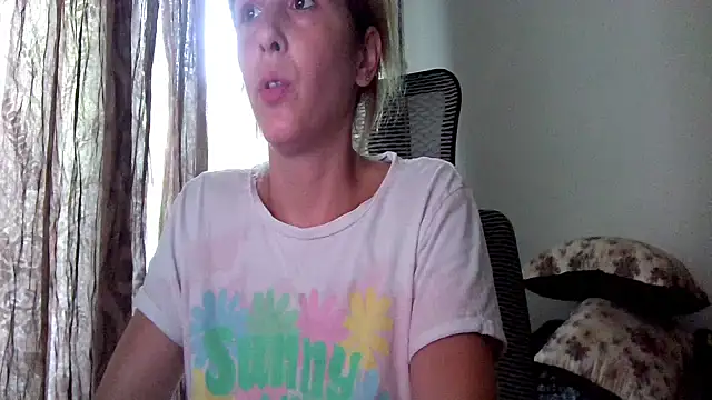 Snapshot of SexxyLety chatting on 06.27.26 SexxyLety online show from 06.27.26