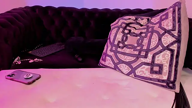 Snapshot of NatashaxoBangs chatting on 03.15.25 NatashaxoBangs online show from 03.15.25