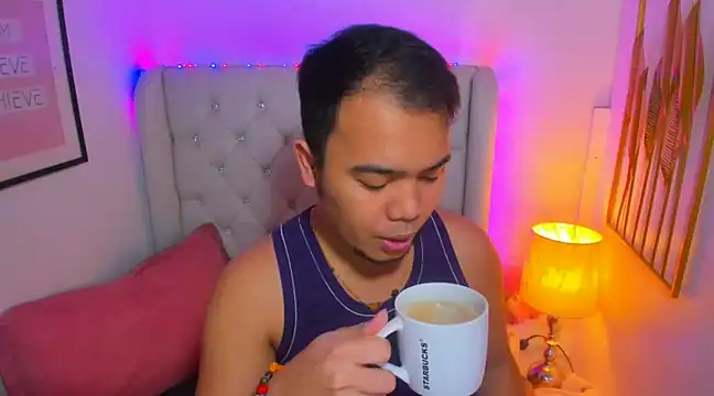 Snapshot of AsianZero chatting on 01.31.25 AsianZero online show from 01.31.25