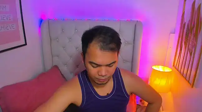 Snapshot of AsianZero chatting on 01.31.25 AsianZero online show from 01.31.25