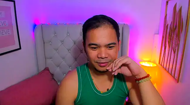 Snapshot of AsianZero chatting on 02.01.25 AsianZero online show from 02.01.25