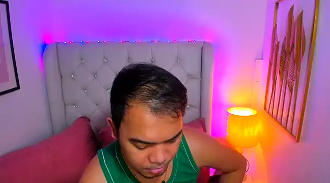 Snapshot of AsianZero chatting on 02.02.25 AsianZero online show from 02.02.25