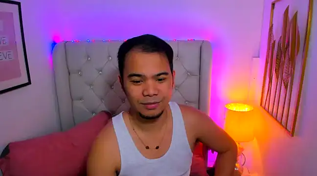 Snapshot of AsianZero chatting on 02.02.25 AsianZero online show from 02.02.25