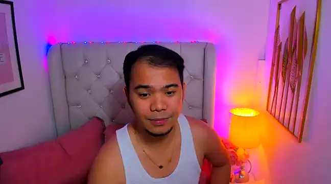 Snapshot of AsianZero chatting on 02.02.25 AsianZero online show from 02.02.25