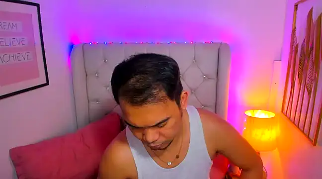 Snapshot of AsianZero chatting on 02.03.25 AsianZero online show from 02.03.25