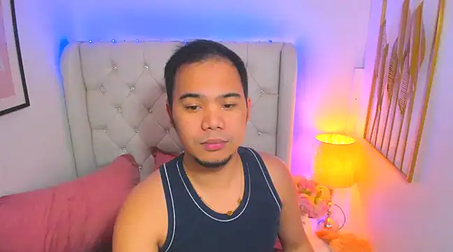 Snapshot of AsianZero chatting on 02.05.25 AsianZero online show from 02.05.25