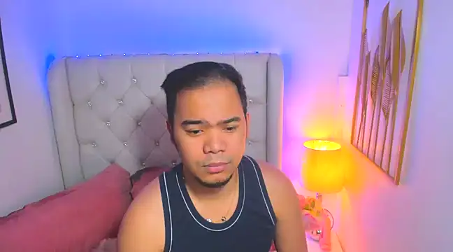 Snapshot of AsianZero chatting on 02.06.25 AsianZero online show from 02.06.25