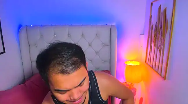 Snapshot of AsianZero chatting on 02.08.25 AsianZero online show from 02.08.25