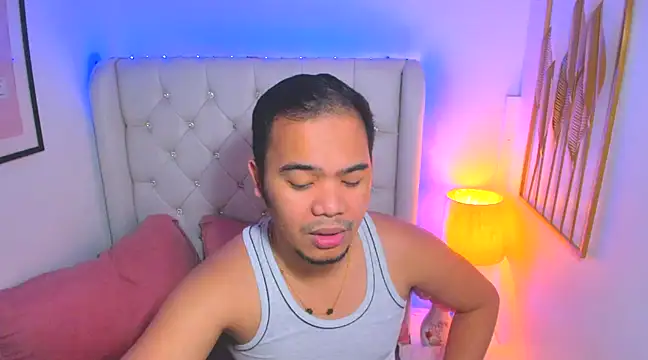 Snapshot of AsianZero chatting on 02.08.25 AsianZero online show from 02.08.25