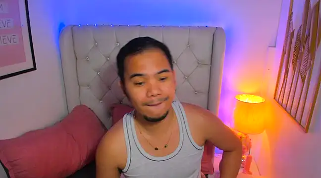 Snapshot of AsianZero chatting on 02.08.25 AsianZero online show from 02.08.25