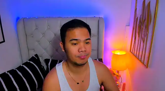 Snapshot of AsianZero chatting on 02.10.25 AsianZero online show from 02.10.25