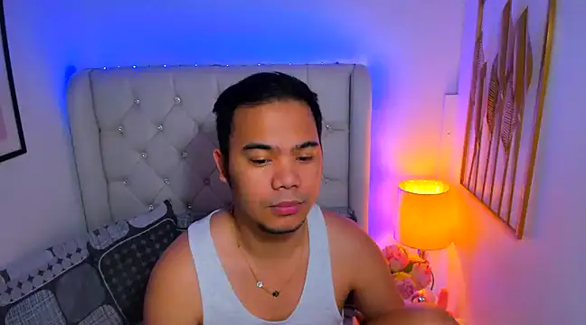 Snapshot of AsianZero chatting on 02.11.25 AsianZero online show from 02.11.25