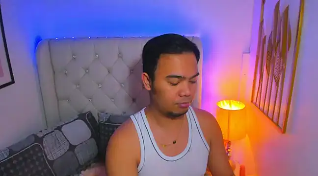 Snapshot of AsianZero chatting on 02.12.25 AsianZero online show from 02.12.25