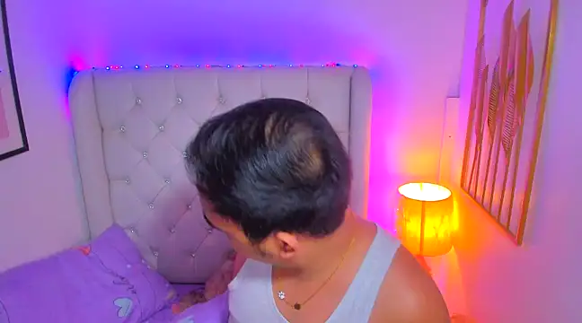 Snapshot of AsianZero chatting on 02.16.25 AsianZero online show from 02.16.25