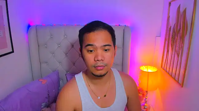 Snapshot of AsianZero chatting on 02.16.25 AsianZero online show from 02.16.25