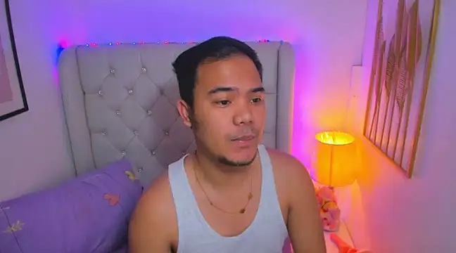 Snapshot of AsianZero chatting on 02.17.25 AsianZero online show from 02.17.25