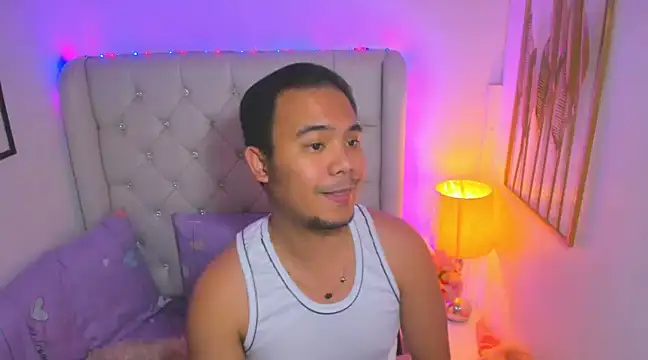 Snapshot of AsianZero chatting on 02.17.25 AsianZero online show from 02.17.25