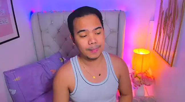 Snapshot of AsianZero chatting on 02.19.25 AsianZero online show from 02.19.25