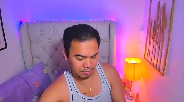 Snapshot of AsianZero chatting on 02.19.25 AsianZero online show from 02.19.25