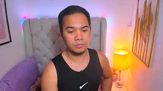 Snapshot of AsianZero chatting on 02.22.25 AsianZero online show from 02.22.25