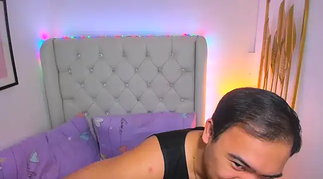 Snapshot of AsianZero chatting on 02.23.25 AsianZero online show from 02.23.25