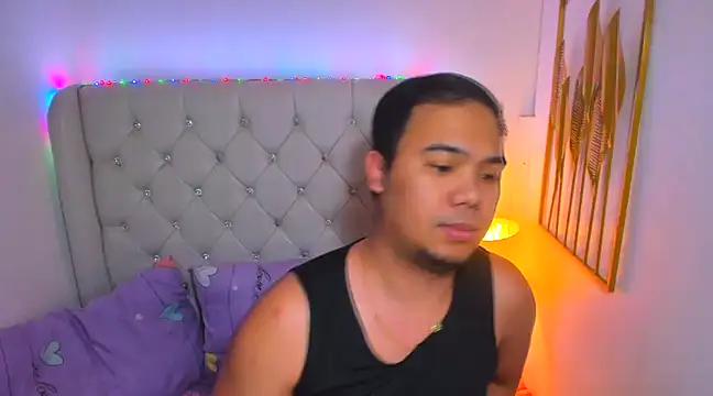 Snapshot of AsianZero chatting on 02.23.25 AsianZero online show from 02.23.25