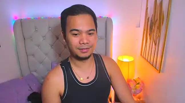 Snapshot of AsianZero chatting on 02.24.25 AsianZero online show from 02.24.25