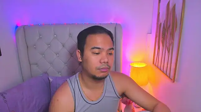 Snapshot of AsianZero chatting on 02.28.25 AsianZero online show from 02.28.25