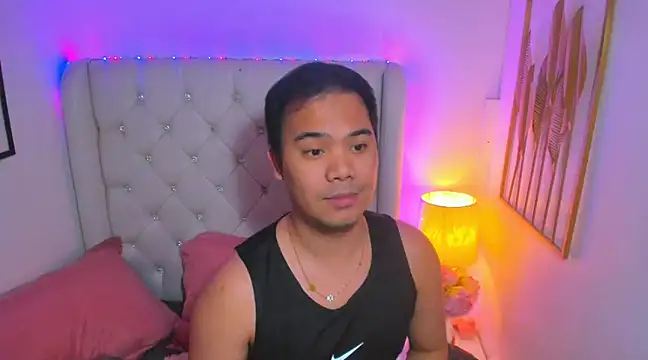 Snapshot of AsianZero chatting on 03.04.25 AsianZero online show from 03.04.25