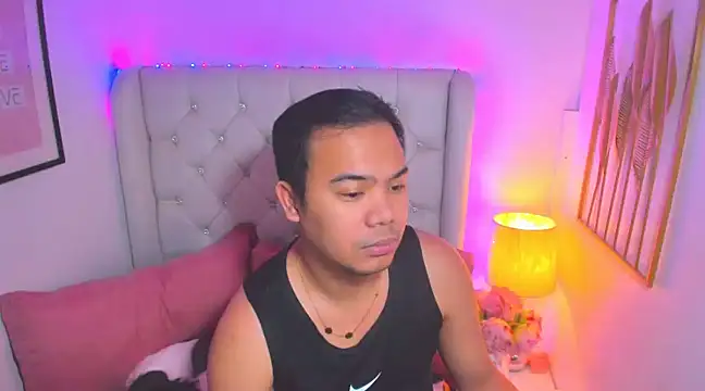 Snapshot of AsianZero chatting on 03.06.25 AsianZero online show from 03.06.25