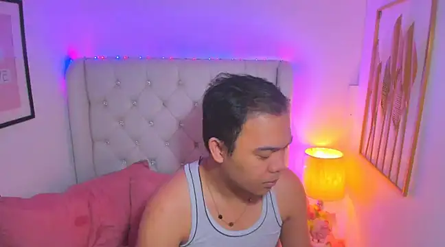 Snapshot of AsianZero chatting on 03.07.25 AsianZero online show from 03.07.25