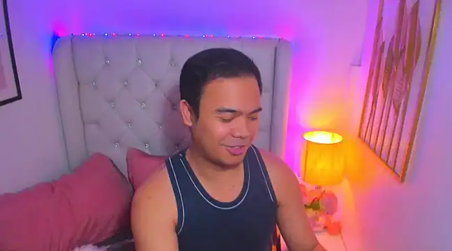 Snapshot of AsianZero chatting on 03.09.25 AsianZero online show from 03.09.25