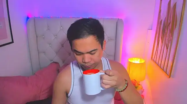 Snapshot of AsianZero chatting on 03.10.25 AsianZero online show from 03.10.25