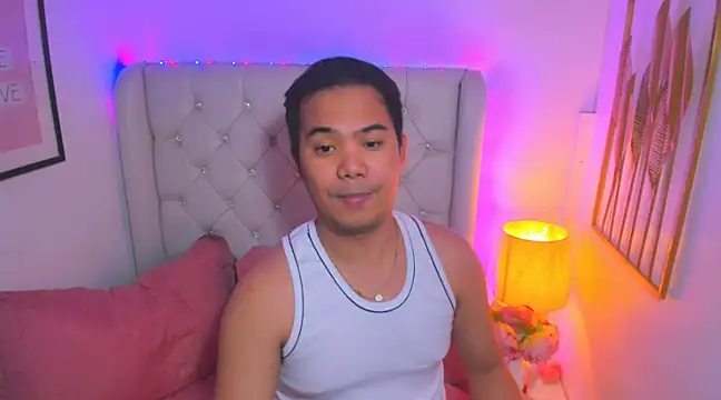 Snapshot of AsianZero chatting on 03.10.25 AsianZero online show from 03.10.25